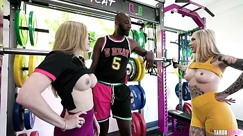 Inked blonde with round bottom Cassidy Luxe is enjoying anal fuck