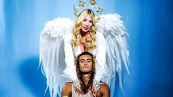 Awesome dick-riding session with a curvy inked blonde Lolly Dames