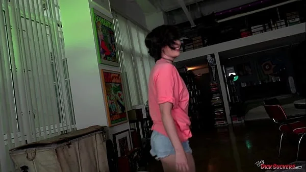 Blow your wad all over Casey Calvert and get it in her hair!