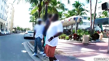 Femme fatale Evi Fox's latina porn