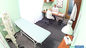 Funny model - curvy trailer - Fakehub