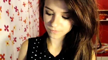 Amateur Webcam Chick Masturbates On Webcam More at