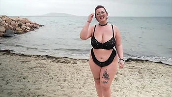 Queen has a very hot ass! - Jacquie et Michel TV