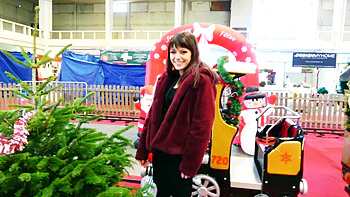 Tiny knows how to put her world at ease ... - Jacquie et Michel TV