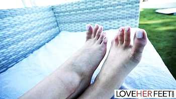 Love Her Feet featuring Chloe Amour's solo female dirt