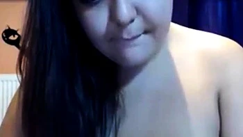 Big-Titted Romanian BBW Plays on Webcam