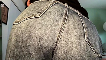 Pulled amateurs close up car sex