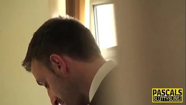 Horny skank gets fucked and toyed