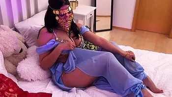 Kira Queen Dresses As Arabian Princess And Sucks Her Boyfriend