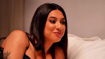 Little Secret, 32 years old, sex at the heart of his attention... - Jacquie et Michel TV