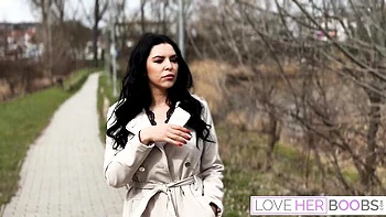 Flashy Kira Queen's black hair action