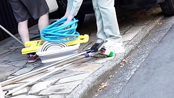 巨乳美女が勤務中にフェラして乳首吸引器で感度高まり電マでお漏らし潮吹き