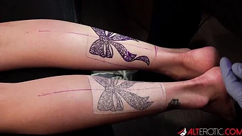 Dainty Sascha Ink and Katie Monroe - blowjob movie - AltErotic