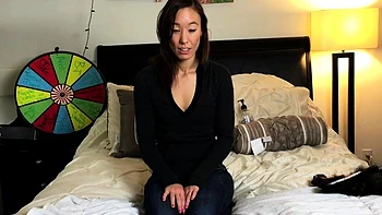 Amateur Big Titted Brunette Get Fucked On The Couch