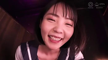 清楚な雰囲気の風俗嬢がエロいコスプレで男をリップ責めして秘密でチンポ挿入