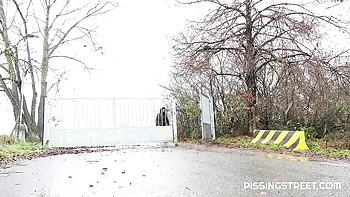 Beautiful Naomi Bennet at long hair clip