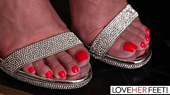 Glamour Shalina Devine and Amirah Adara - shalina devine smut - Love Her Feet