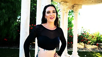 JOI BBC Shows Her Seductive Body