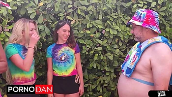 Porno Dan’s Intense Squirting Threesome W Sexy Spinners Riley