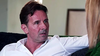 Zelhia thanks her savior in a tough way! - Jacquie et Michel TV