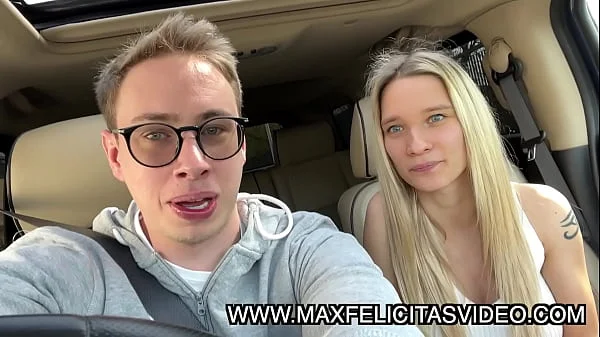 LA TETTONA ITALIANA AZZURRA EYES SI MOSTRA IN TUTTO IL SUO SPLENDORE DENTRO HUMMER DI MAX FELICITAS CHE SI SEGA IN MACCHINA