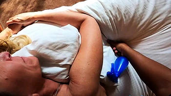 Amateur blonde sucks dick in POV