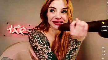 Big boob brunette masturbates on webcam