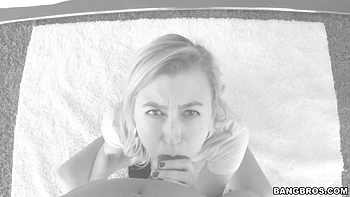 Alexa Grace gives the gf experience while taking a big cock