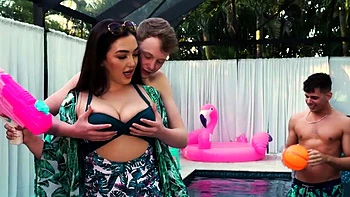 Poolside freeuse fun with hot housewife