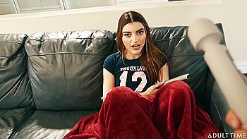 Julia James - Stepdaughters Sprung A Leak