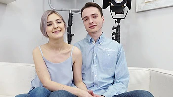 A tiny girl is having fun with her boyfriend in a steamy session