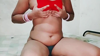 Xxx Hd Indian Video Dolly Singh Bhabhi Apni Chut Me Ungli Se Pani Nikal Rahi Hai