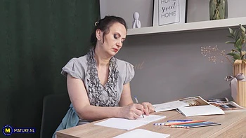 Hairy Stepmom Isadora Has Her Hairy Pussy Licked By Her 22 Year Old Stepdaughter Nicole Murkovski