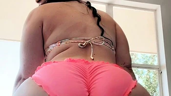 Fat Milf fucks a carrot in her ass and pussy then cums twice