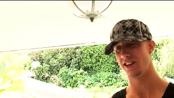 Wet American tramp hunts for fat man meat and finishes off