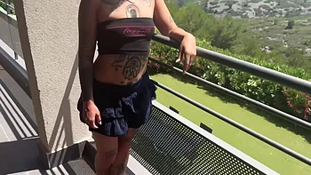 Alyson, a very vicious Italian guide - Jacquie et Michel TV