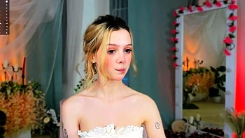 Amateur Blonde Teen Plays Solo with Toy Webcam Porn