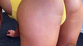 Close up MiLF getting it in the ass