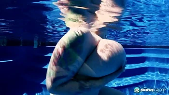 Big Tit Skinny Dip: Dors Feline - Dors Feline - Scoreland