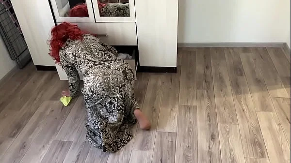 Wide hips and narrow waist in a mature MILF. anal sex in big ass