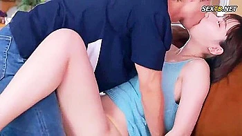 Японская падчерица трахается с возбужденным сводным братом