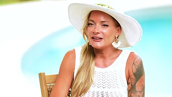 Along the water with Emmanuelle, 28 years old ... - Jacquie et Michel TV