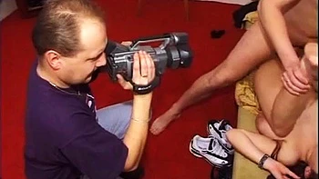 Amatrice brune aux gros seins baisée en doggy, cowgirl et missionnaire