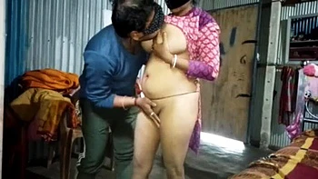 Desi Wife Luto Mandal Hot Homemade Sex with Husband - Indian Doggy Style & Kissing
