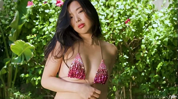 JulesJordan.com - Asian Beauty Queen Elle Lee Poolside Romp