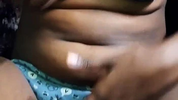 Indian College Girl Showing Boobs(tamil Clg Ponnu Molai)