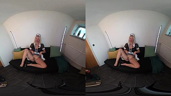 Reinigungskraft Erwischt Bubi Beim Wichsen