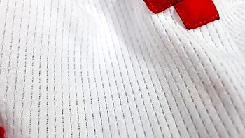 MILF amadora faz striptease e mostra bunda na webcam