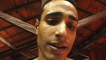 Morena follada perrito anal