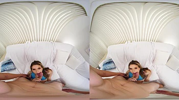 Большой зад Лаки Энн жестко трахает